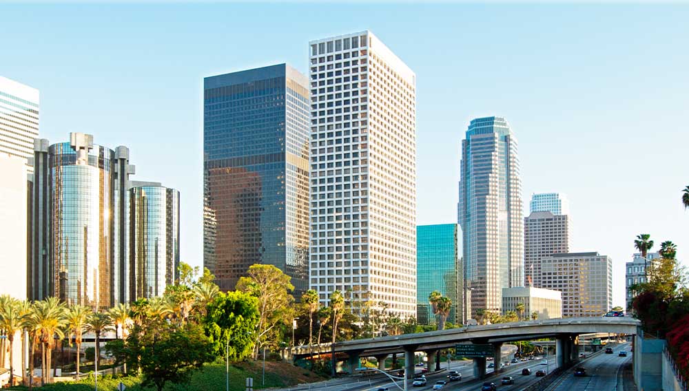 Moving from Chicago to Los Angeles: Guide, Costs & Tips